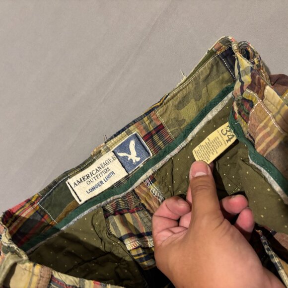American Eagle Shorts 34 36x10 Beige Patchwork Longer Length Y2K High Rise - Picture 6 of 7